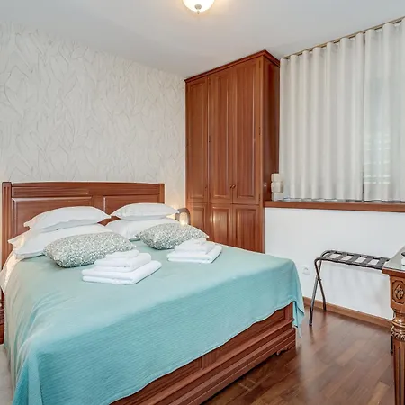 Majestic 3-bedroom Luxury Apartmán *