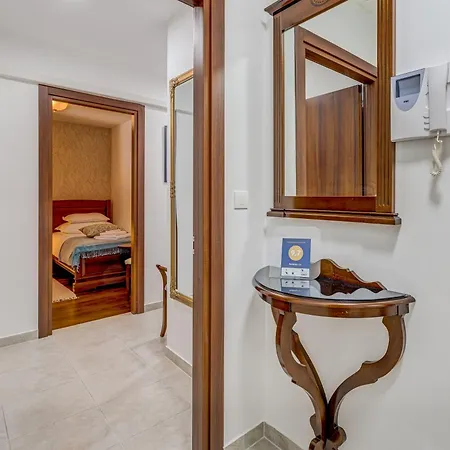 Majestic 3-bedroom Luxury Apartmán Split