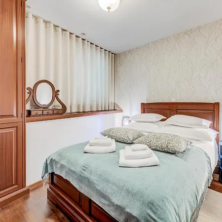 Majestic 3-bedroom Luxury Apartmán *