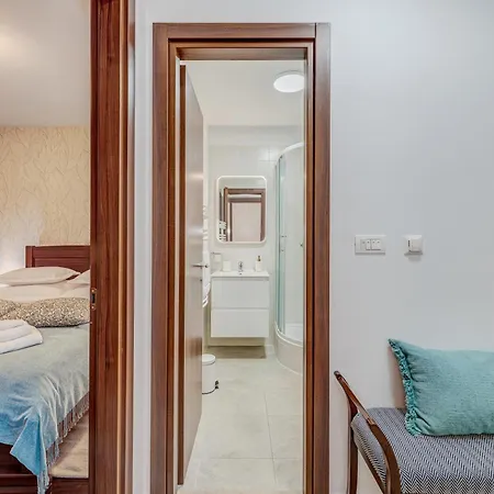 דירה Majestic 3-bedroom Luxury ספליט