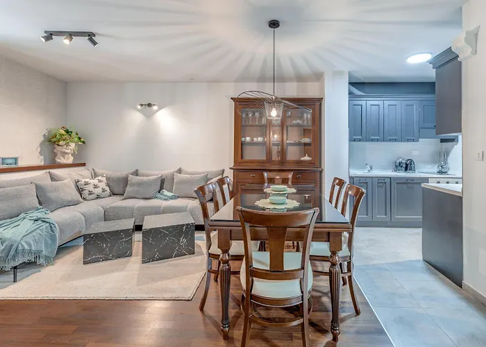 Majestic 3-bedroom Luxury Split