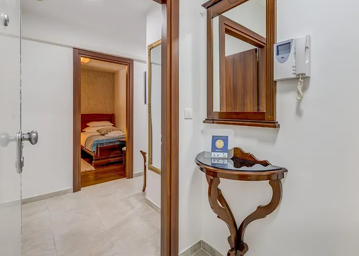 Majestic 3-bedroom Luxury Apartamento Split